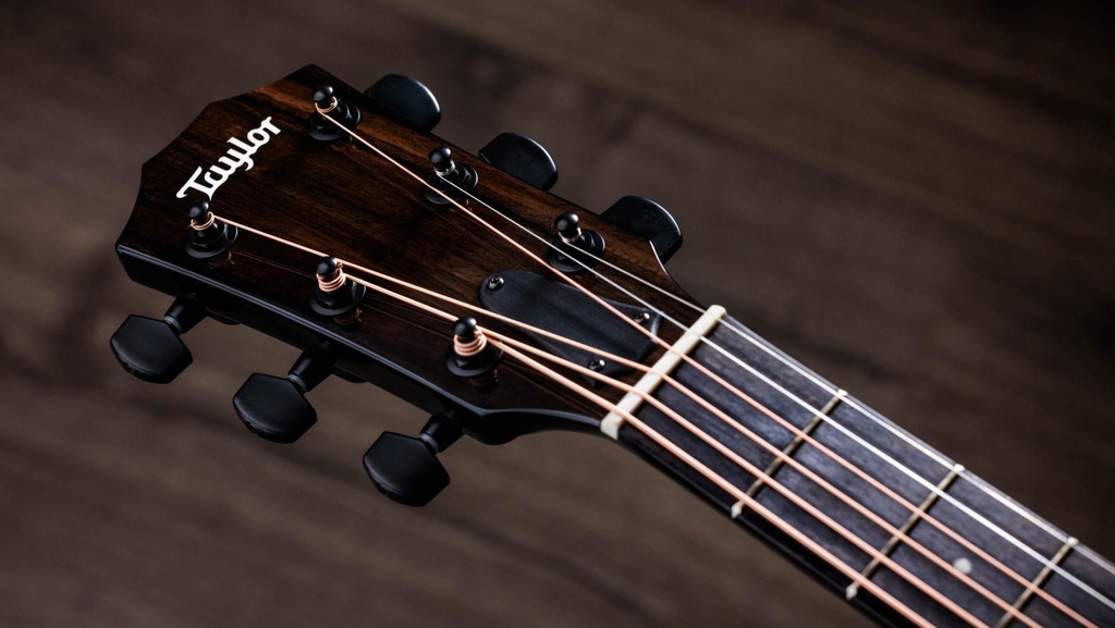 Guitarra Electroacústica Taylor 214CE -BLK Plus